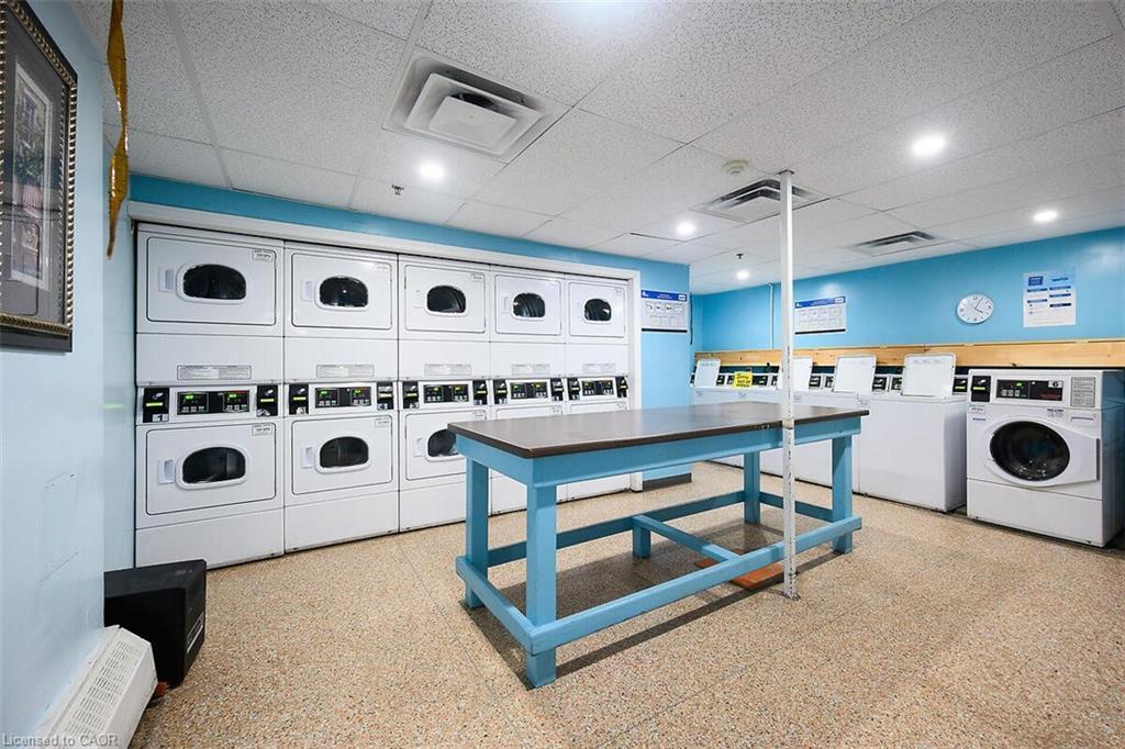 811-15 Albright Road, Hamilton, ON - Indoor Photo Showing Laundry Room