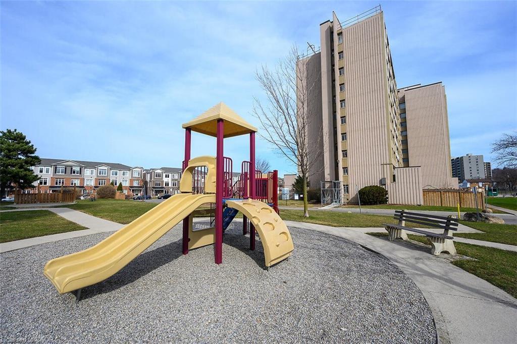 811-15 Albright Road, Hamilton, ON - Outdoor