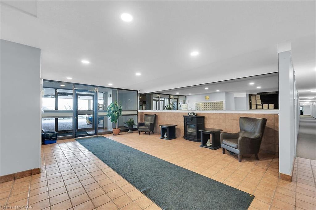 811-15 Albright Road, Hamilton, ON - Indoor Photo Showing Other Room