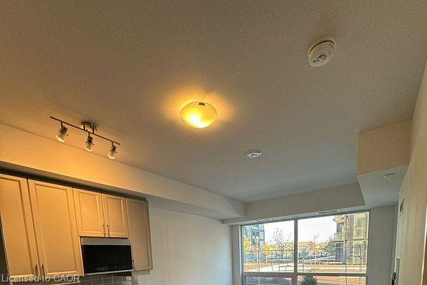 104-2343 Khalsa Gate, Oakville, ON - Indoor Photo Showing Other Room