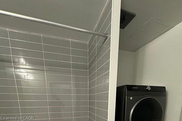 104-2343 Khalsa Gate, Oakville, ON - Indoor Photo Showing Laundry Room