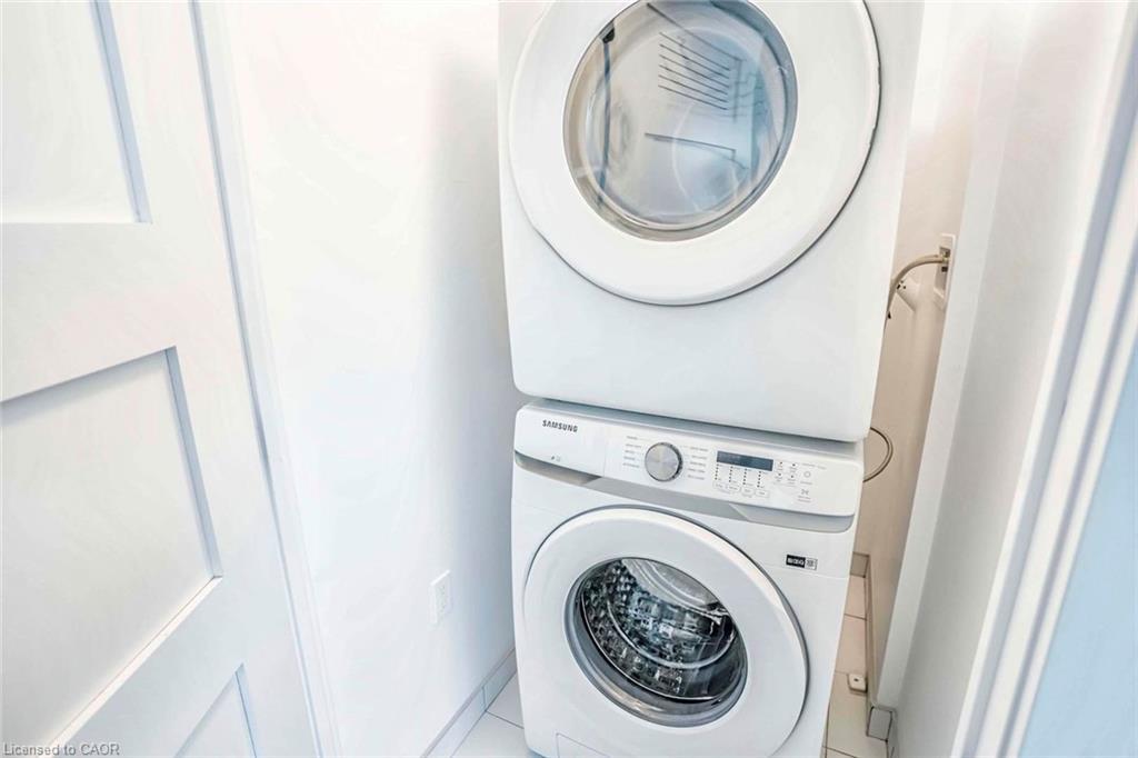 403-415 Sea Ray Avenue, Innisfil, ON - Indoor Photo Showing Laundry Room
