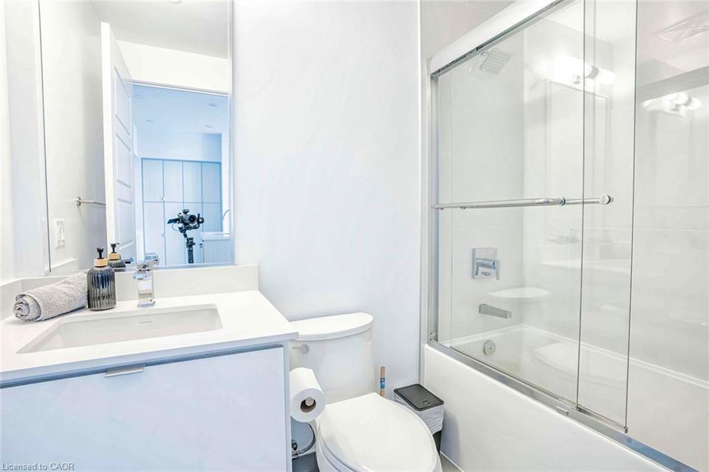 403-415 Sea Ray Avenue, Innisfil, ON - Indoor Photo Showing Bathroom