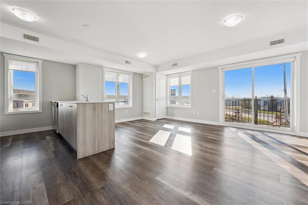 B16-1331 Countrystone Drive, Kitchener, ON - Indoor