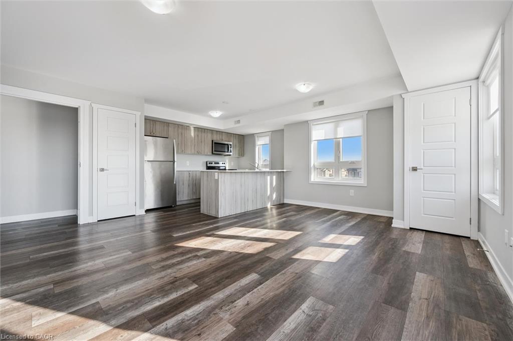 B16-1331 Countrystone Drive, Kitchener, ON - Indoor