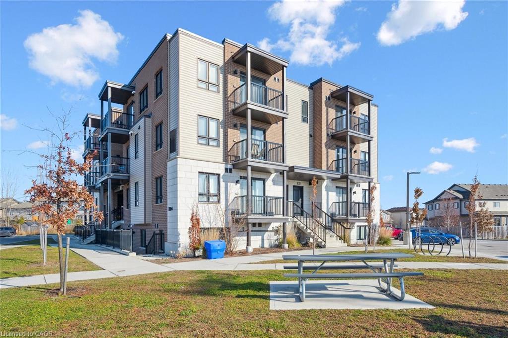 B16-1331 Countrystone Drive, Kitchener, ON - Outdoor With Balcony With Facade