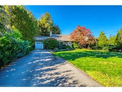 4447 Lakeshore Road Burlington, ON L7L 1B3