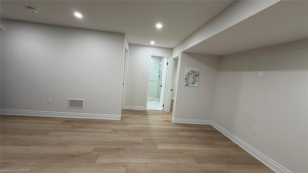 19 Pointer Street, Cambridge, ON - Indoor Photo Showing Other Room