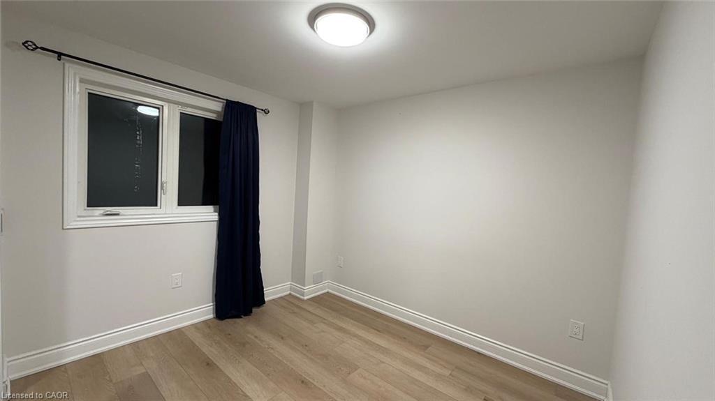 19 Pointer Street, Cambridge, ON - Indoor Photo Showing Other Room