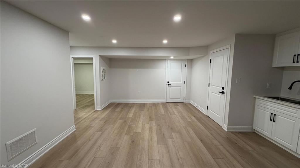 19 Pointer Street, Cambridge, ON - Indoor