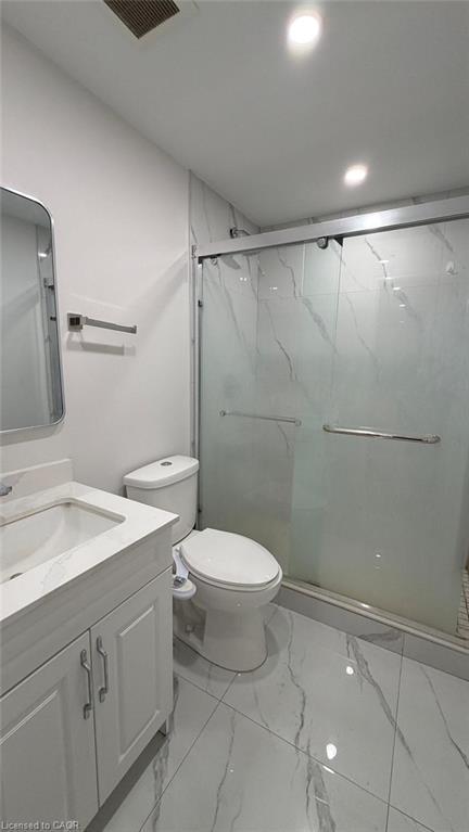 19 Pointer Street, Cambridge, ON - Indoor Photo Showing Bathroom
