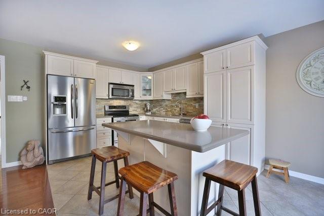368 Cavanagh Lane, Milton, ON - Indoor Photo Showing Kitchen With Stainless Steel Kitchen
