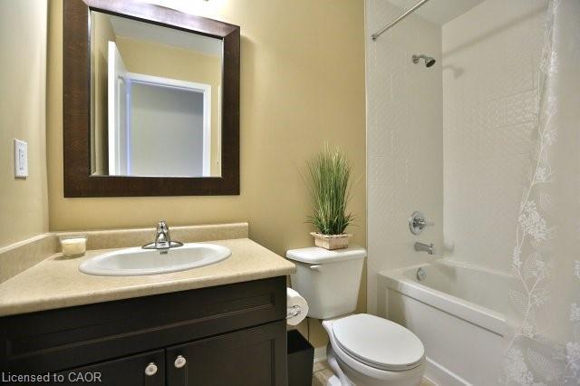 368 Cavanagh Lane, Milton, ON - Indoor Photo Showing Bathroom
