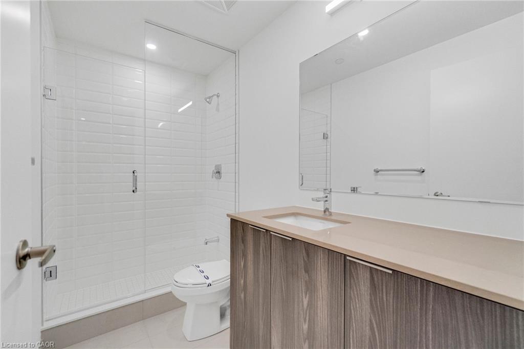 709-720 Whitlock Avenue, Milton, ON - Indoor Photo Showing Bathroom