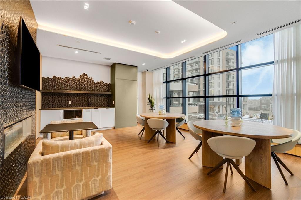 709-720 Whitlock Avenue, Milton, ON - Indoor