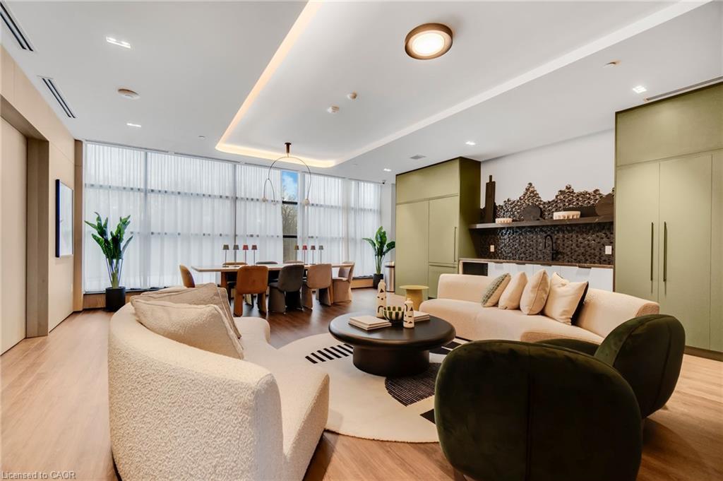 709-720 Whitlock Avenue, Milton, ON - Indoor