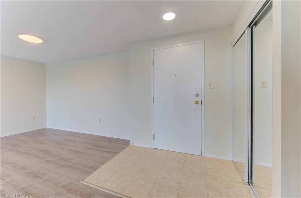 512-55 Blue Springs Drive, Waterloo, ON - Indoor Photo Showing Other Room