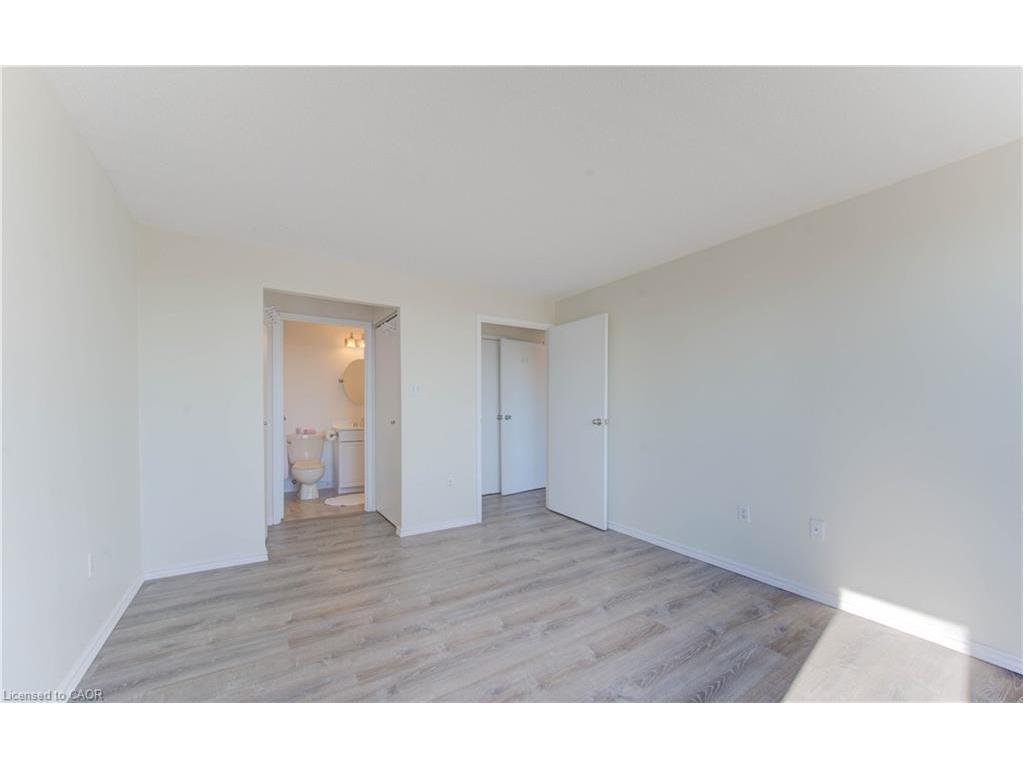 512-55 Blue Springs Drive, Waterloo, ON - Indoor Photo Showing Other Room