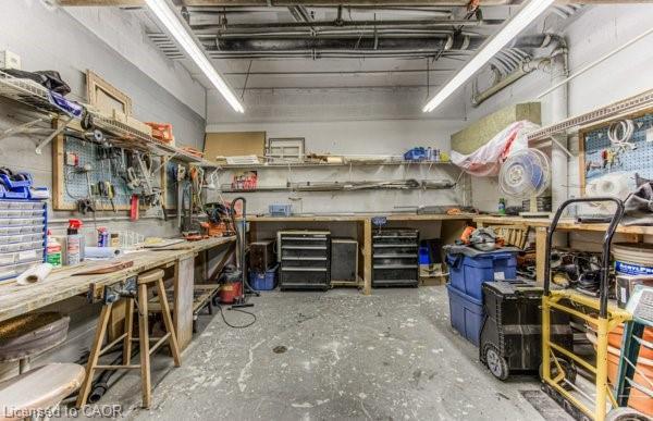 512-55 Blue Springs Drive, Waterloo, ON - Indoor Photo Showing Garage