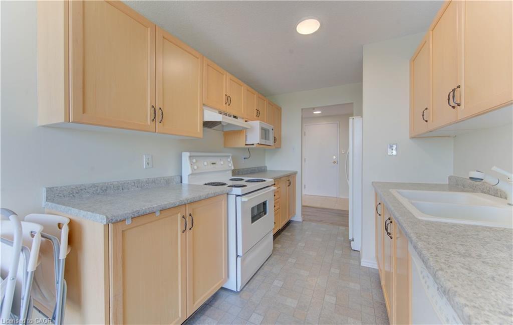 512-55 Blue Springs Drive, Waterloo, ON - Indoor Photo Showing Kitchen