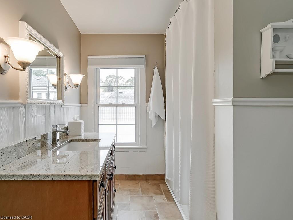 491 Pearl Street, Burlington, ON - Indoor Photo Showing Other Room