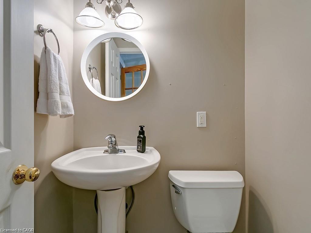 491 Pearl Street, Burlington, ON - Indoor Photo Showing Bathroom