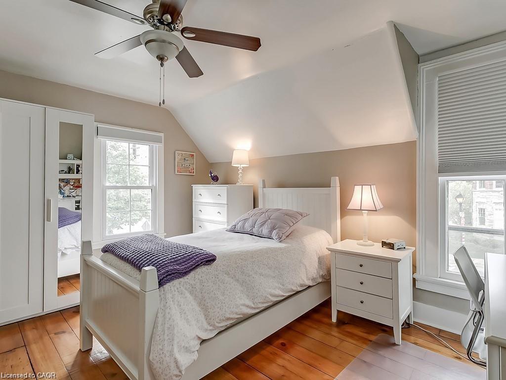 491 Pearl Street, Burlington, ON - Indoor Photo Showing Bedroom