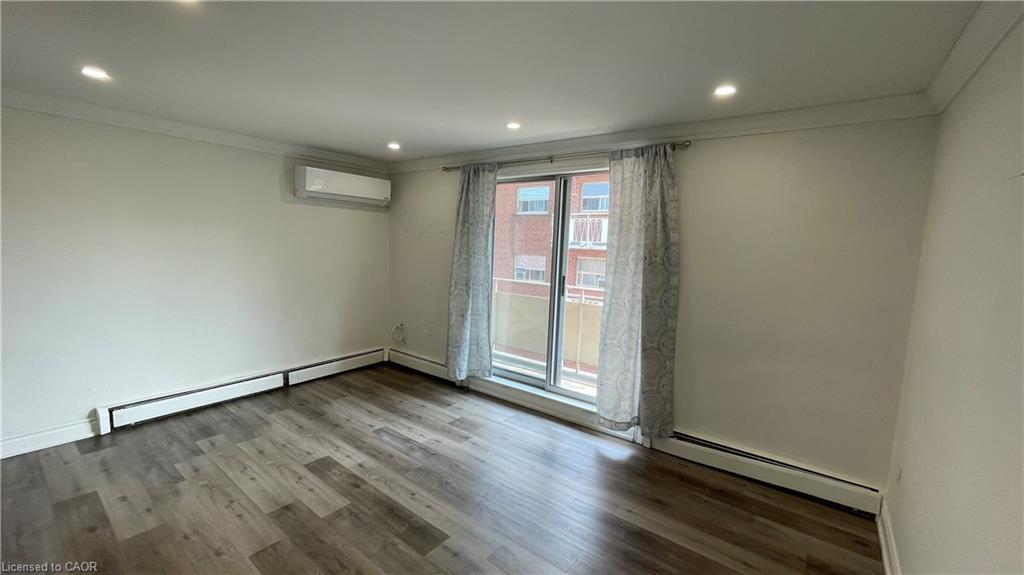 305-700 Lawrence Road, Hamilton, ON - Indoor Photo Showing Other Room