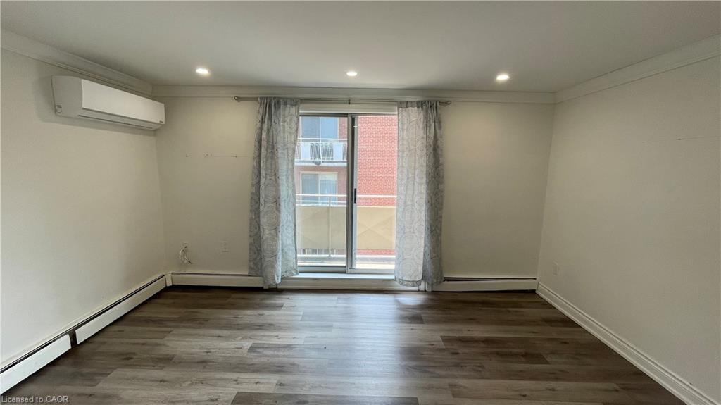 305-700 Lawrence Road, Hamilton, ON - Indoor