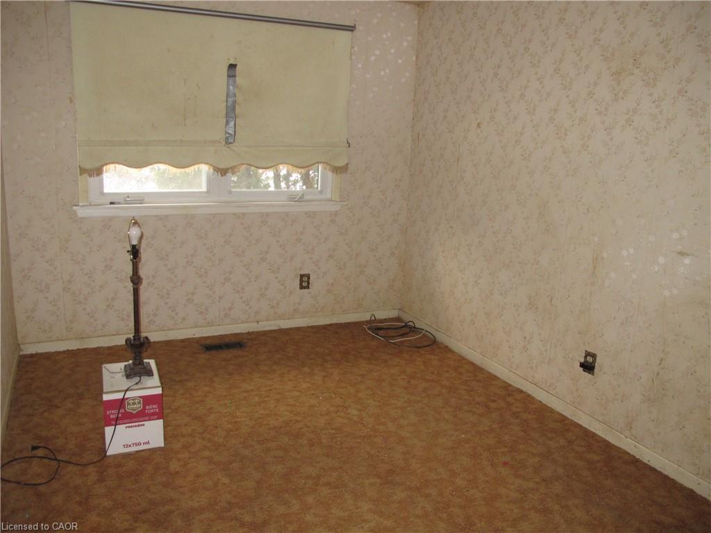 5280 Woodhaven Drive, Burlington, ON - Indoor Photo Showing Other Room