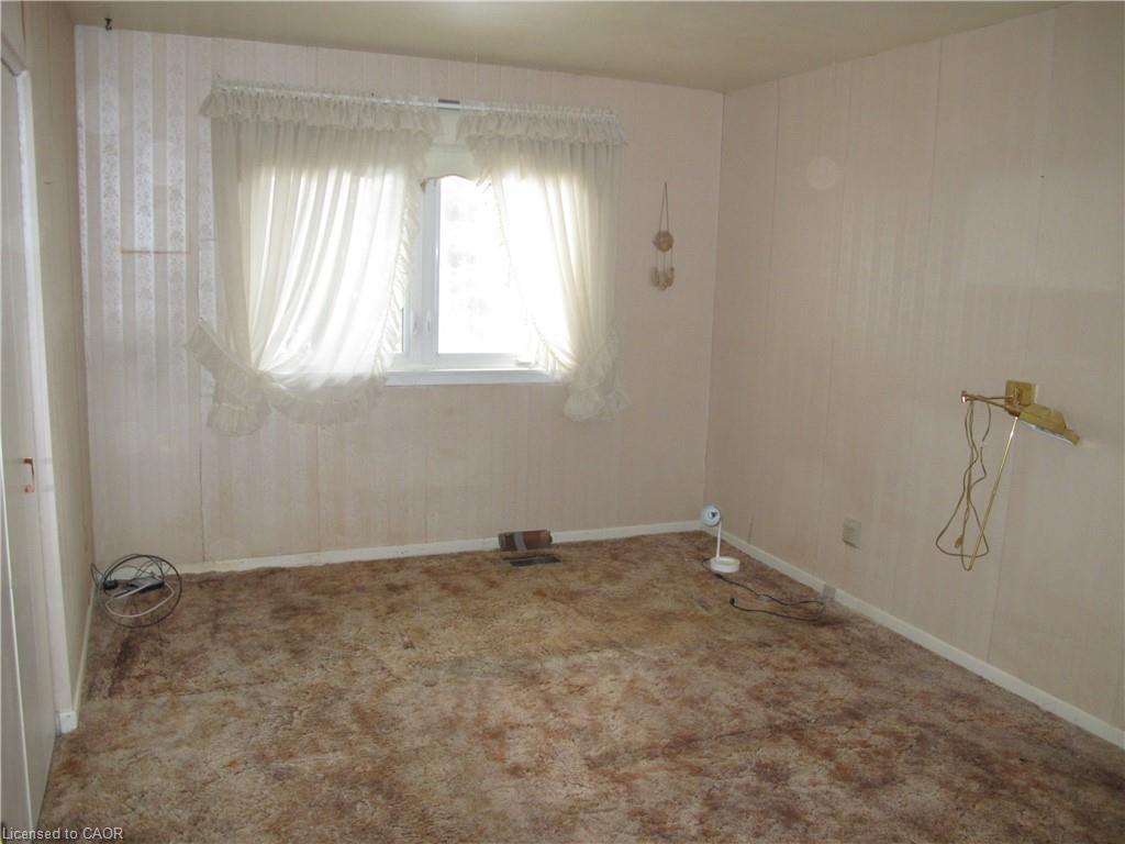 5280 Woodhaven Drive, Burlington, ON - Indoor Photo Showing Other Room