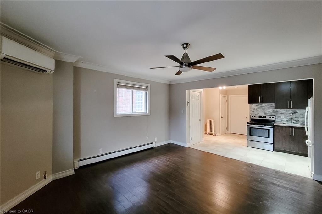 Main-41 Lake Avenue, Stoney Creek, ON - Indoor