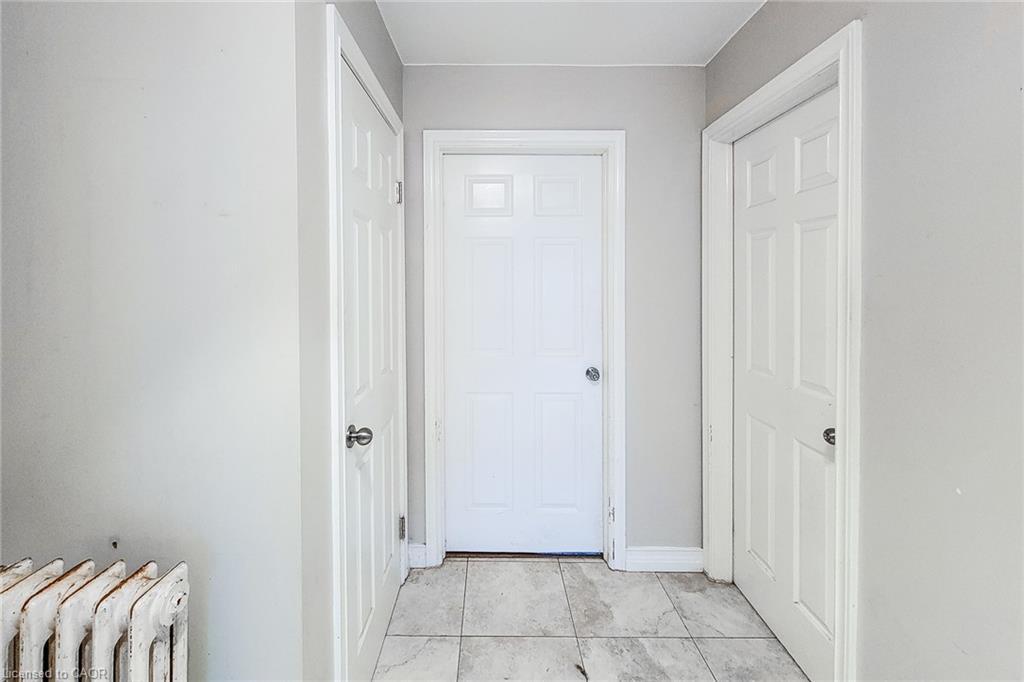 Main-41 Lake Avenue, Stoney Creek, ON - Indoor Photo Showing Other Room