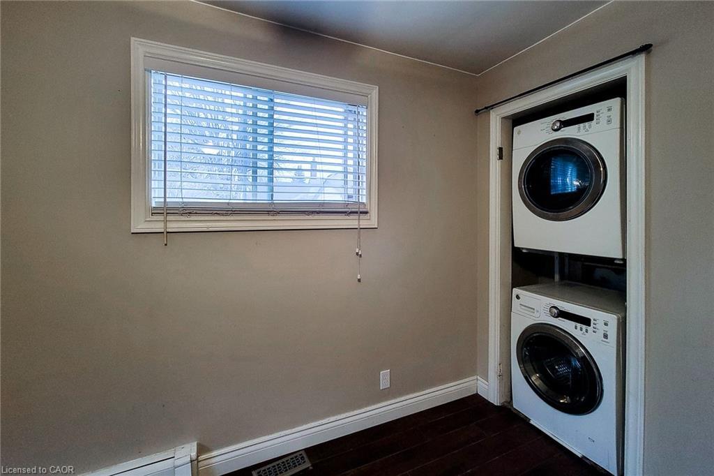 Main-41 Lake Avenue, Stoney Creek, ON - Indoor Photo Showing Laundry Room