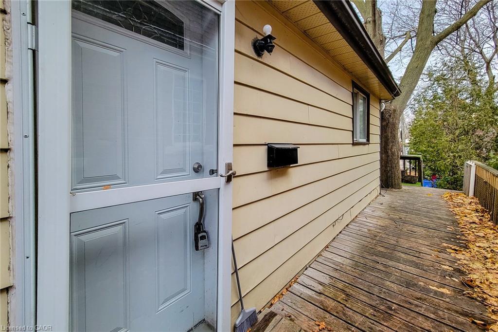 Main-41 Lake Avenue, Stoney Creek, ON - Outdoor With Exterior