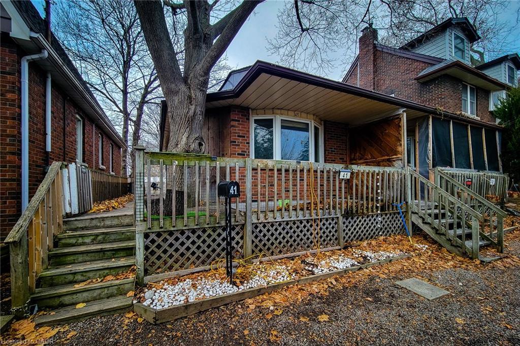 Main-41 Lake Avenue, Stoney Creek, ON - Outdoor With Deck Patio Veranda