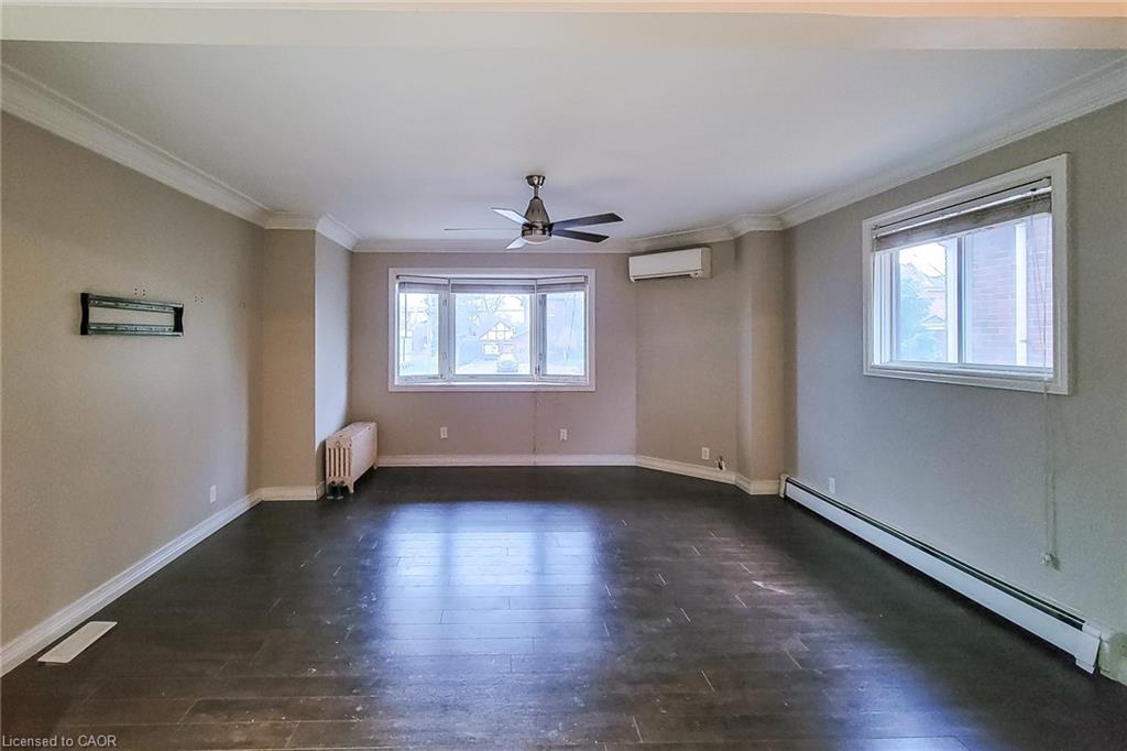 Main-41 Lake Avenue, Stoney Creek, ON - Indoor Photo Showing Other Room