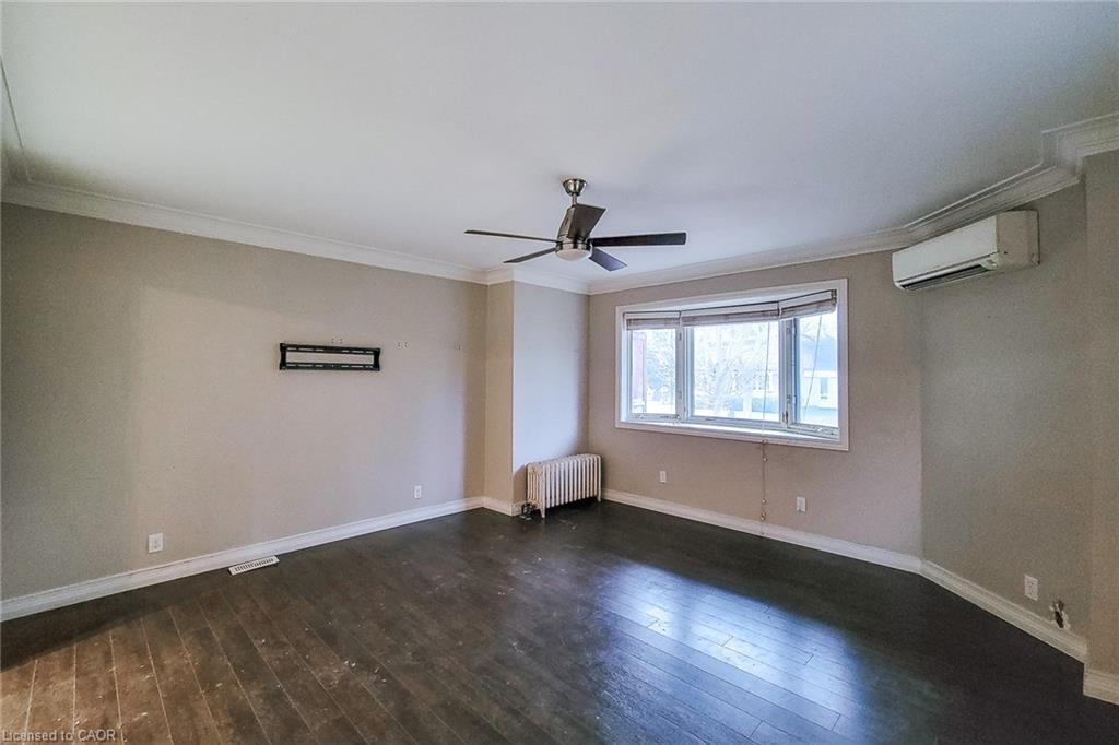Main-41 Lake Avenue, Stoney Creek, ON - Indoor Photo Showing Other Room