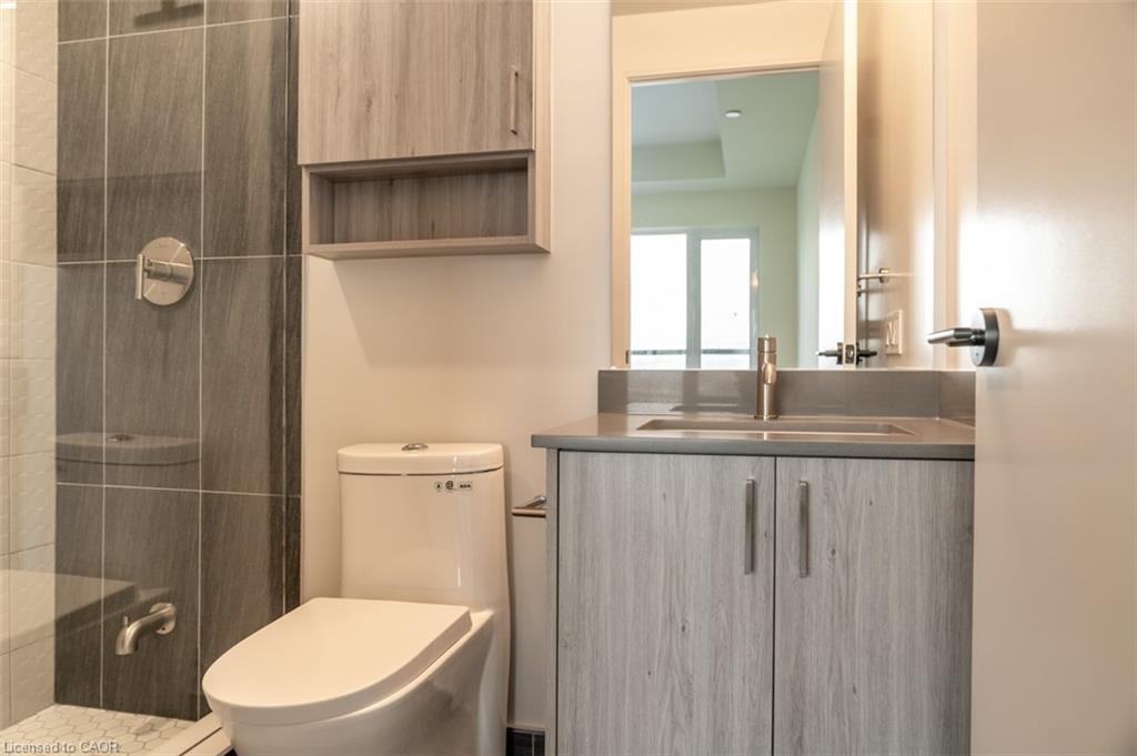 501-8020 Derry Road, Milton, ON - Indoor Photo Showing Bathroom