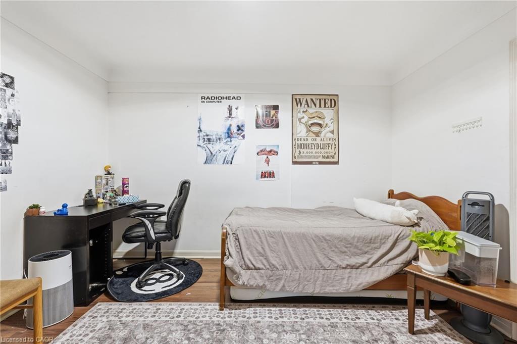2 Gary Avenue, Hamilton, ON - Indoor Photo Showing Bedroom
