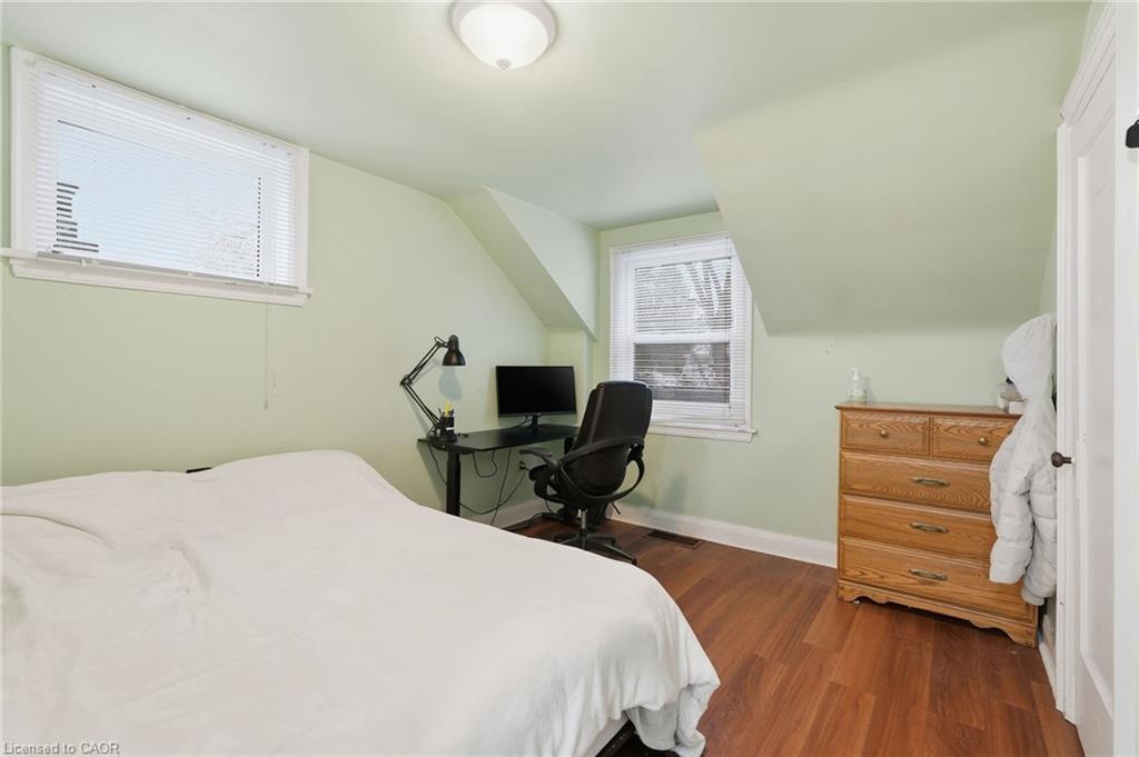 2 Gary Avenue, Hamilton, ON - Indoor Photo Showing Bedroom