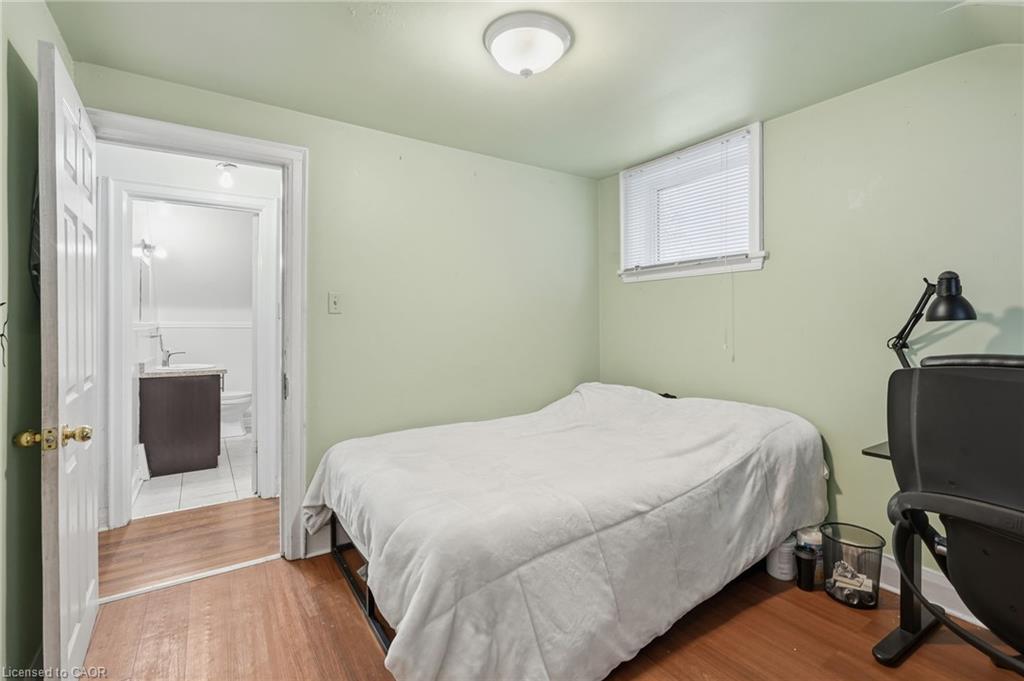 2 Gary Avenue, Hamilton, ON - Indoor Photo Showing Bedroom