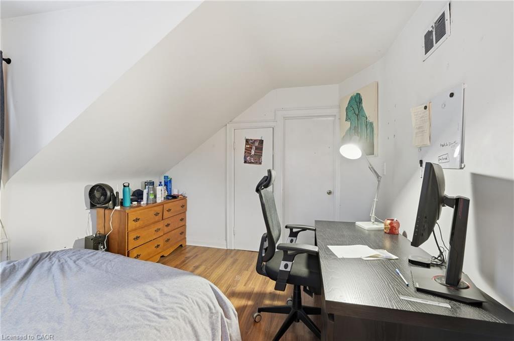 2 Gary Avenue, Hamilton, ON - Indoor Photo Showing Bedroom