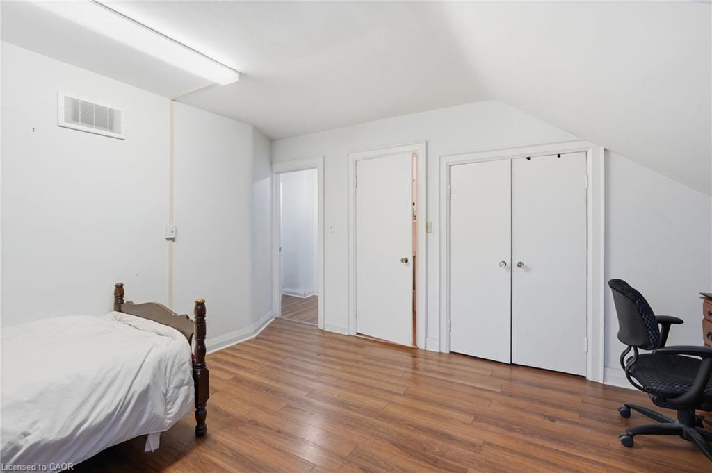 2 Gary Avenue, Hamilton, ON - Indoor Photo Showing Bedroom