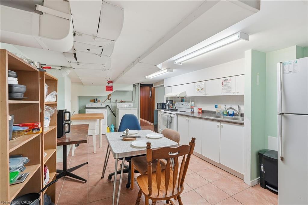 2 Gary Avenue, Hamilton, ON - Indoor