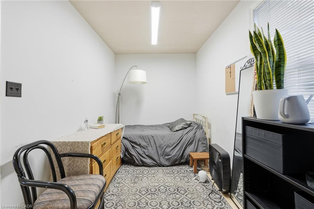 2 Gary Avenue, Hamilton, ON - Indoor Photo Showing Bedroom