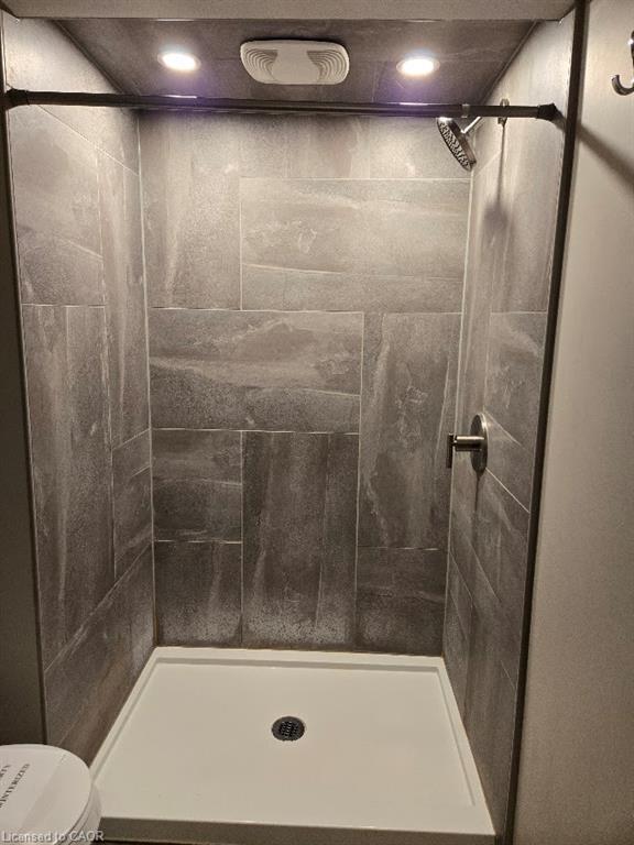 71 Cobblestone Drive, Paris, ON - Indoor Photo Showing Bathroom