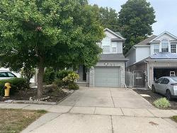 44 Karalee Crescent Cambridge, ON N3C 4H3