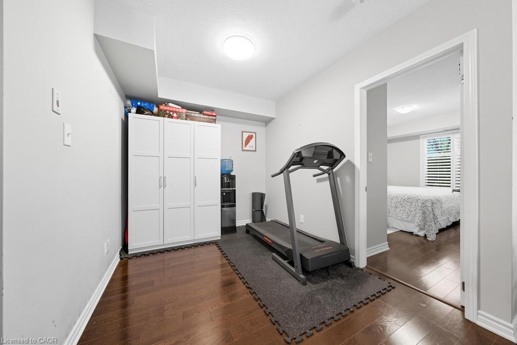 121-3070 Rotary Way, Burlington, ON - Indoor Photo Showing Gym Room