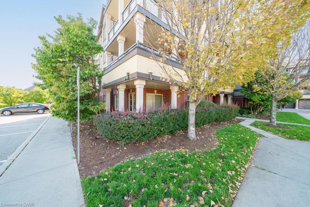 121-3070 Rotary Way, Burlington, ON - Outdoor With Deck Patio Veranda